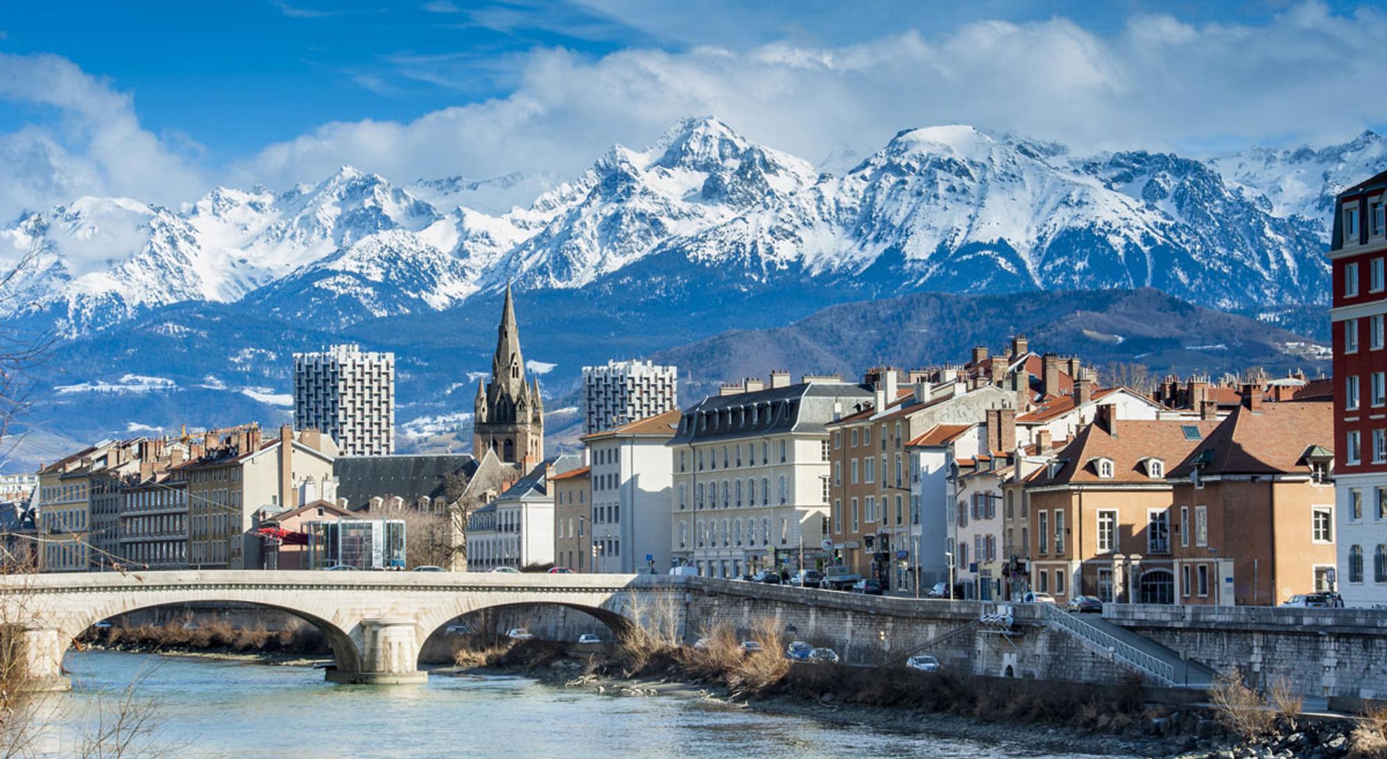 Grenoble gioca la carta dell’isolamento