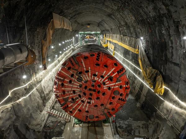 Saint-Martin-de-la-Porte, Francia, vista della fresa da tunnel ripresa da un drone, 17 settembre 2024 – © Caroline MOUREAUX