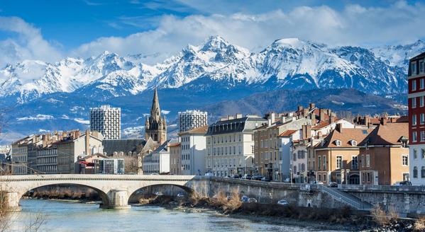Grenoble gioca la carta dell’isolamento