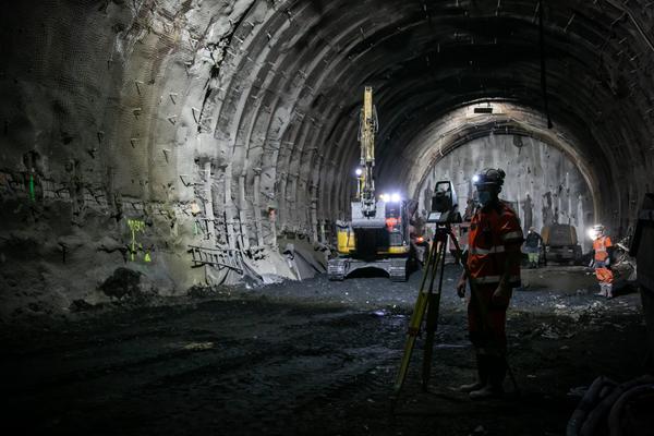 Scavati 10 Km di tunnel di base