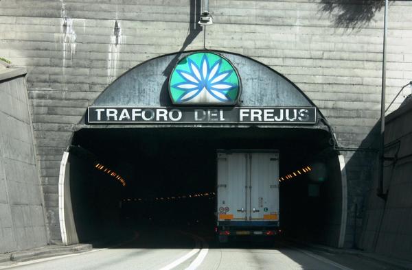 Le Cipe approuve la variante du tunnel routier du Fréjus
