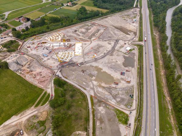 Cinque frese in costruzione in Germania