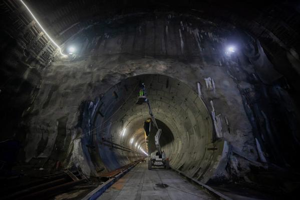 10 km of base tunnel excavated