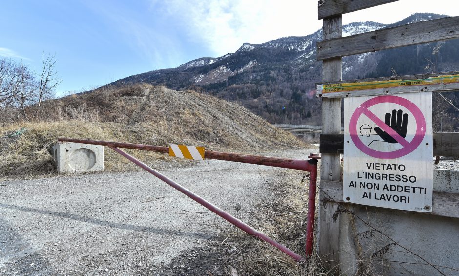 Il degrado nella zona di Salbertrand dove sorgerà il nuovo cantiere Tav, Torino, 27 gennaio 2020 ANSA / ALESSANDRO DI MARCO