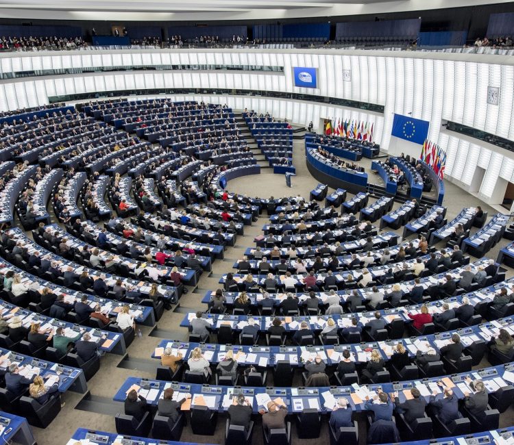 EP-047107A_Hemicycle-General-view